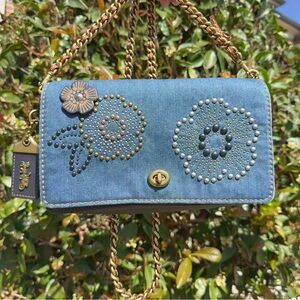 Coach Dinky With Tea Rose Rivets 28887